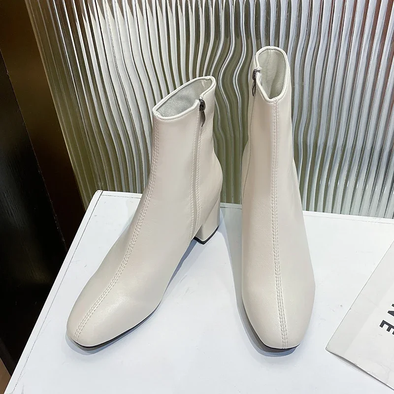 2022 Spring and Autumn New Fashion Short Boots Thick Heel Square Toe Low Tube Simple All-match Side Zipper Leather Boots Women