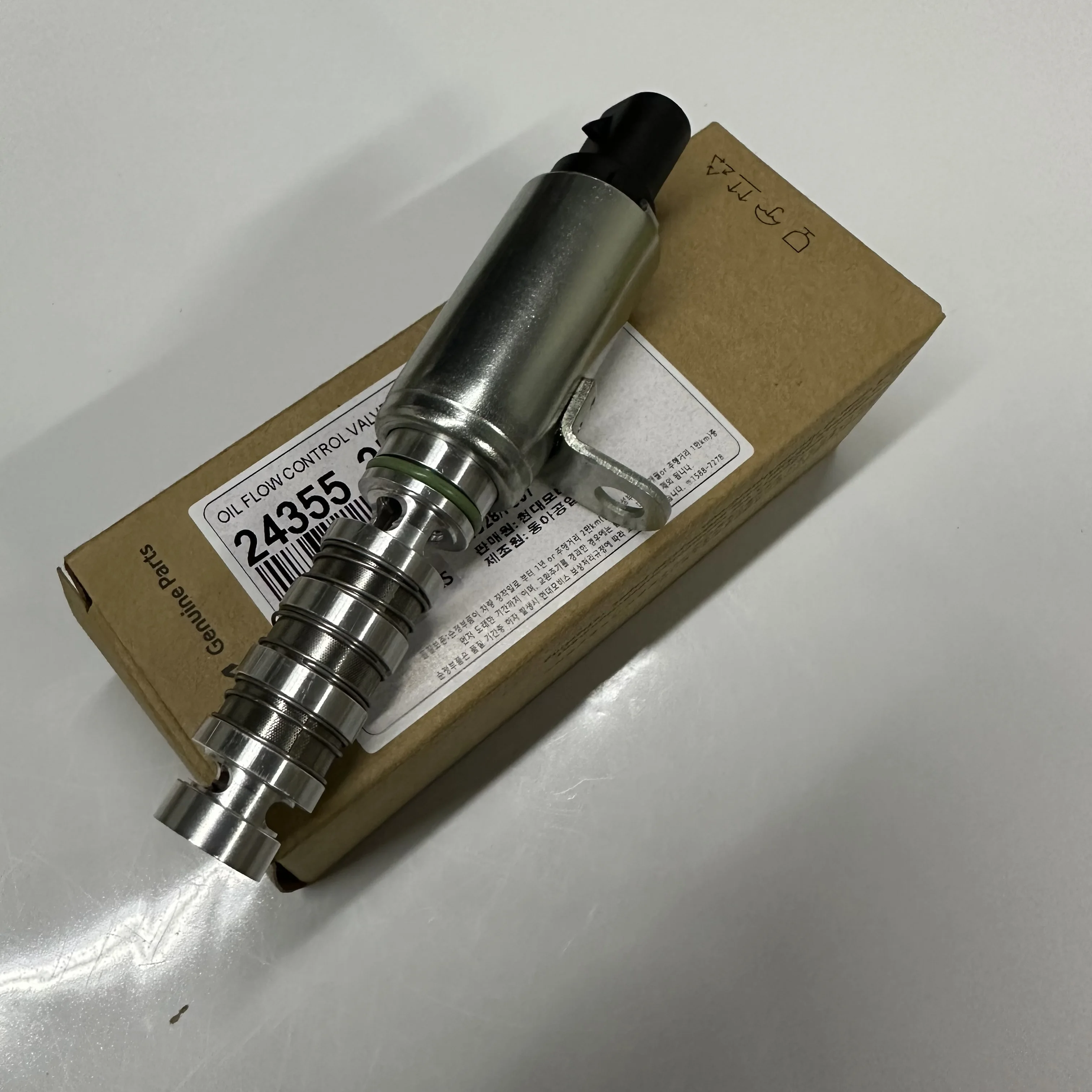 Oil Flow Control Valve-Int 243552E100 24355-2E100 For Hyundai Elantra GLS edan 4-Door 1.8L