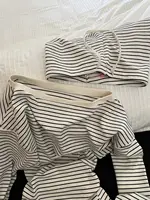 Pyjama à manches longues de style coréen, avec rayures noires et blanches et shorts à épaules dénudées, ensemble de vêtements de maison pour femmes, nouvelle collection 2025 2