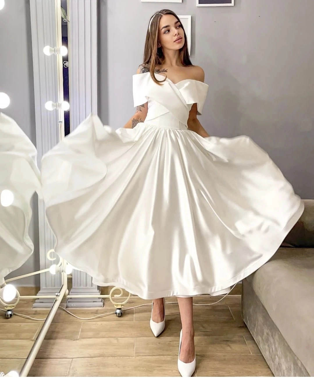 

EVON BRIDAL Simple Off the Shoulder Modest Sleeveless Wedding Dresses for Women Floor Length Backless Stain A Line Prom Dresses