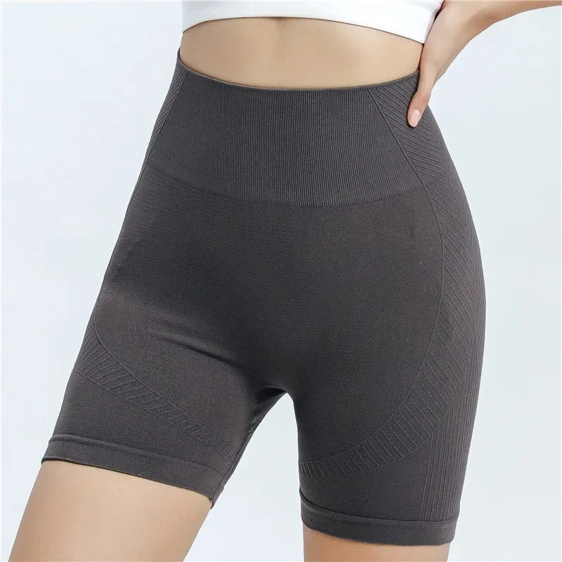 

Seamless Fitness Shorts Women's High-waisted Bodytight Quick-drying Hip Stretch Sweatpants Yoga Three-point Shorts