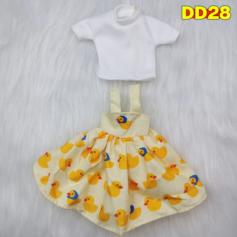 Puppenkleidung 30 cm BJD Kleid 1/6 Gelenkpuppen Zubehör OB24 Kleidung Winter Socken und modische süße Mütze – Detail 30