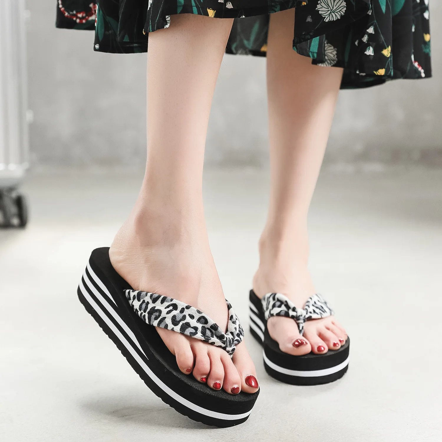 Women's High Heel Flip Flops Non-Slip Towel Cloth Slippers - Black White Summer Beach Sandals for Women