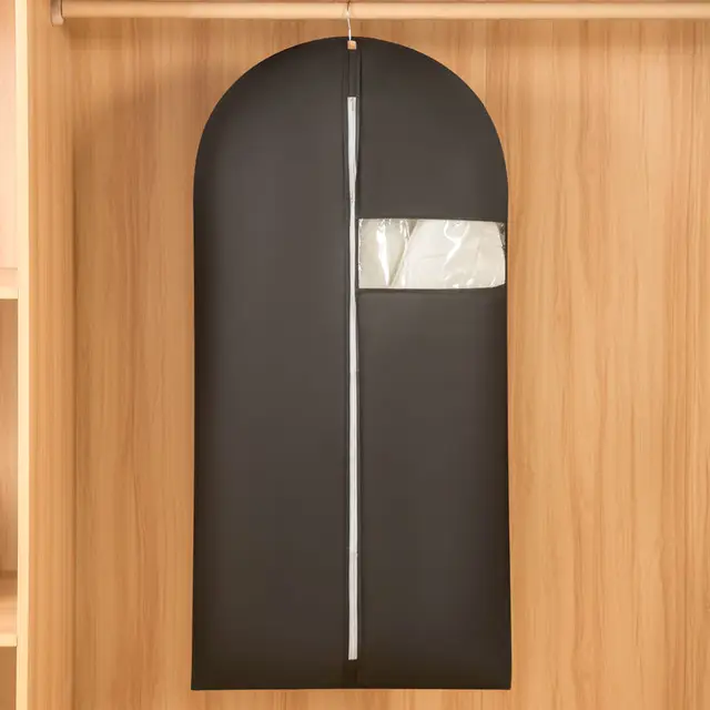 두꺼운 부직포로 된 단색 의류 방진 커버로 옷장을 깨끗하고 깔끔하게 정리하기 두꺼운 부직포로 된 단색 의류 방진 커버로 옷장을 깨끗하고 깔끔하게 정리하기