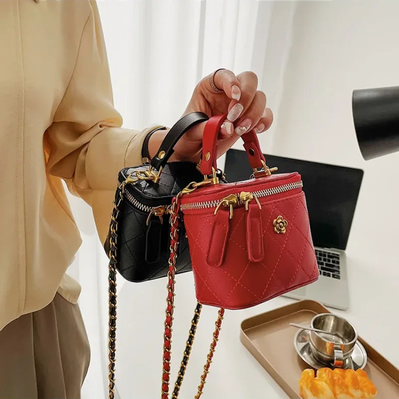 Small  Shoulder Bucket Bag For Women Classic Mini Clutches Female Small Square Bag Crossbody Metal Chain Handbag - 2