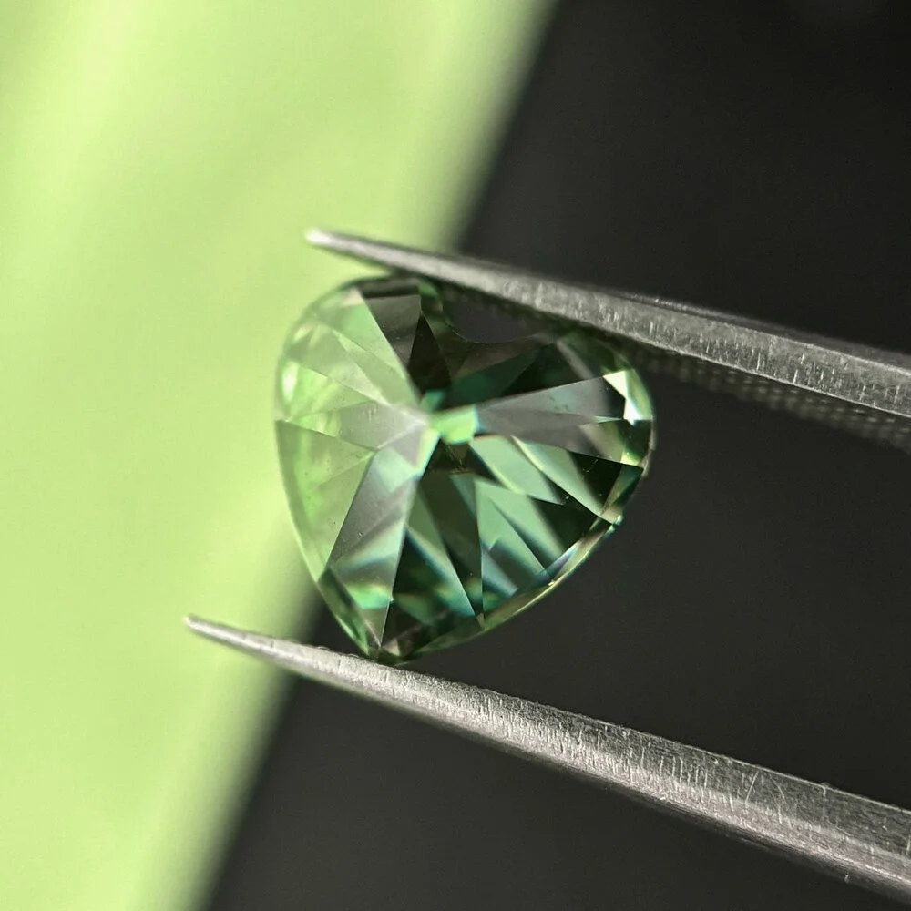 Green Color  High Grade Heart  Shape Brilliant Cut Moissanite Stone  VVS1 with GRA certificate For Jewelery Ring Material make