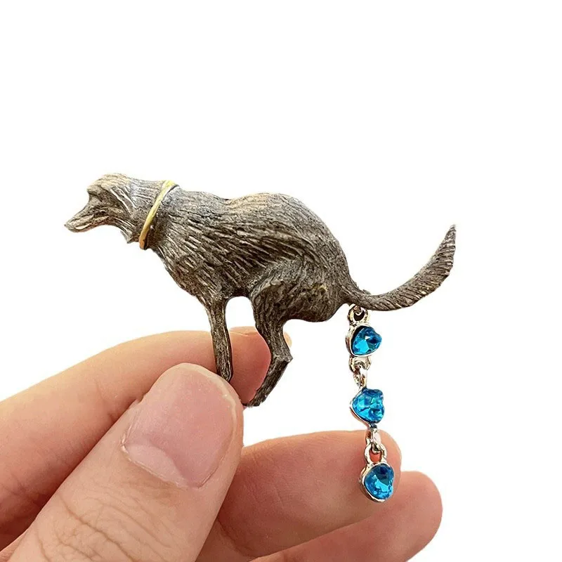 1pcs Fashion Pet Excrement Lapel Pin Personalized Brooches Lapel Pin Adornment Creativity Fun Dog Poop Badge Brooches Accessory