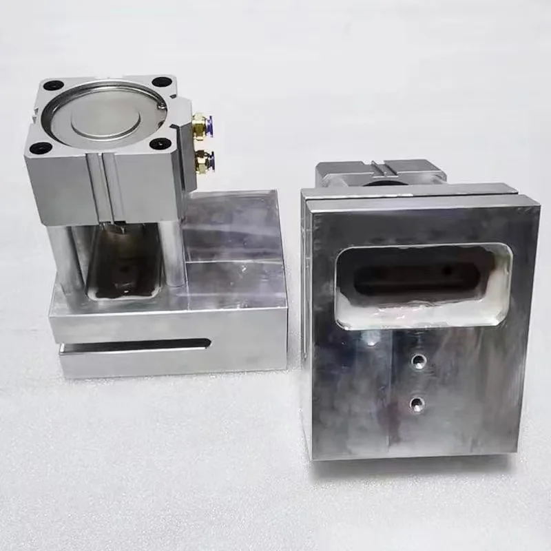 Рисунок 5 - Машина для пробивки отверстий в пластиковых пакетах