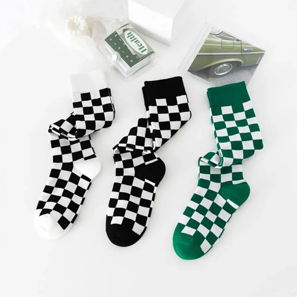 Frauen Plaid Socken Einzigartige Persönlichkeit Kühlen Street Style Plaid Harajuku Koreanischen Stil Socken Strümpfe Frauen Strumpfwaren Baumwolle – Detail 12