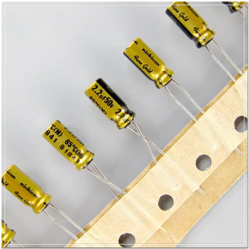 Condensatori Elettrolitici Radiali 10uF 10 Condensatori Elettrolitici Nichicon 10uF 35V - Dimensioni Mini 5,2x7,3 Mm Condensatori Per PCB 10 Microfarad - Foto 9