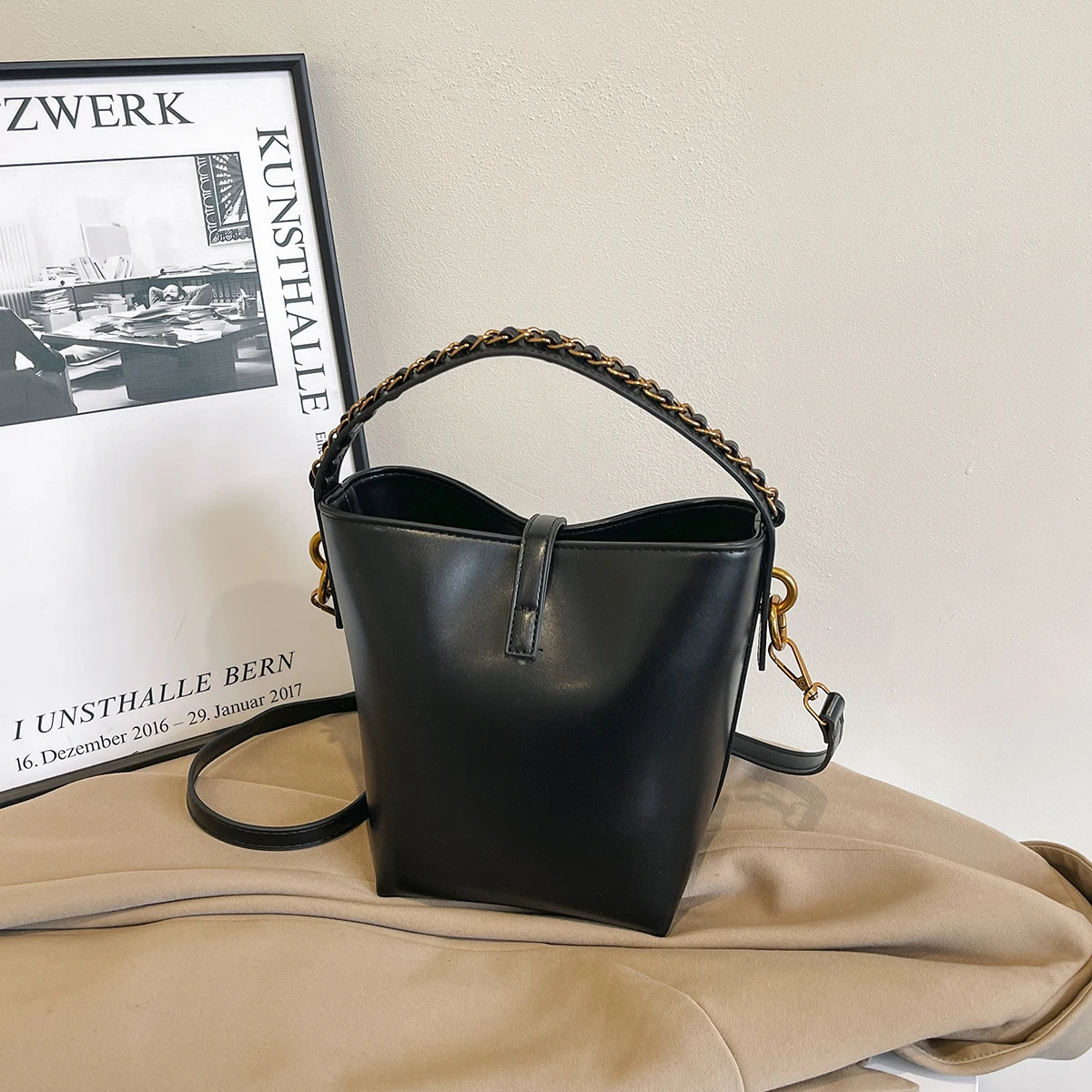 حقيبة كتف كلاسيكية بتصميم دلو، محفظة كروس كلاسيكية...