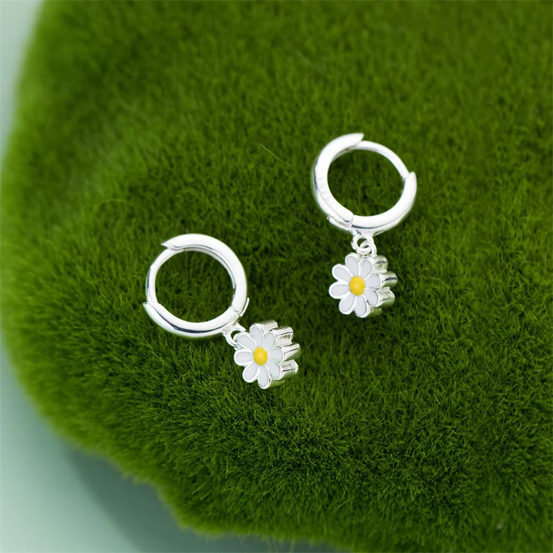 New Korean Daisy Flower Stud Earrings For Women Temperament