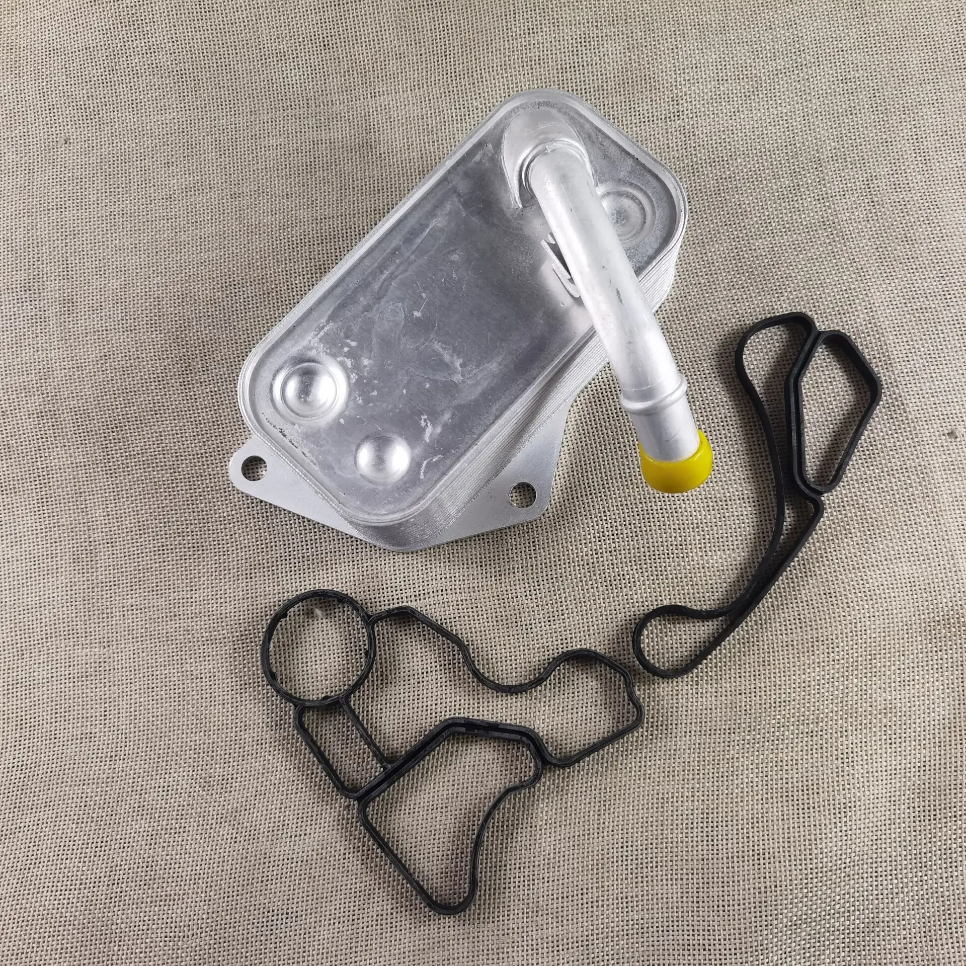 Engine Oil Cooler For E60 E61 E65 E66 E90 E81 E87 X70 X5 X6 E71 X11 F10 X3 7525333 5989070201 3085818 11427525333 oil cooler kit