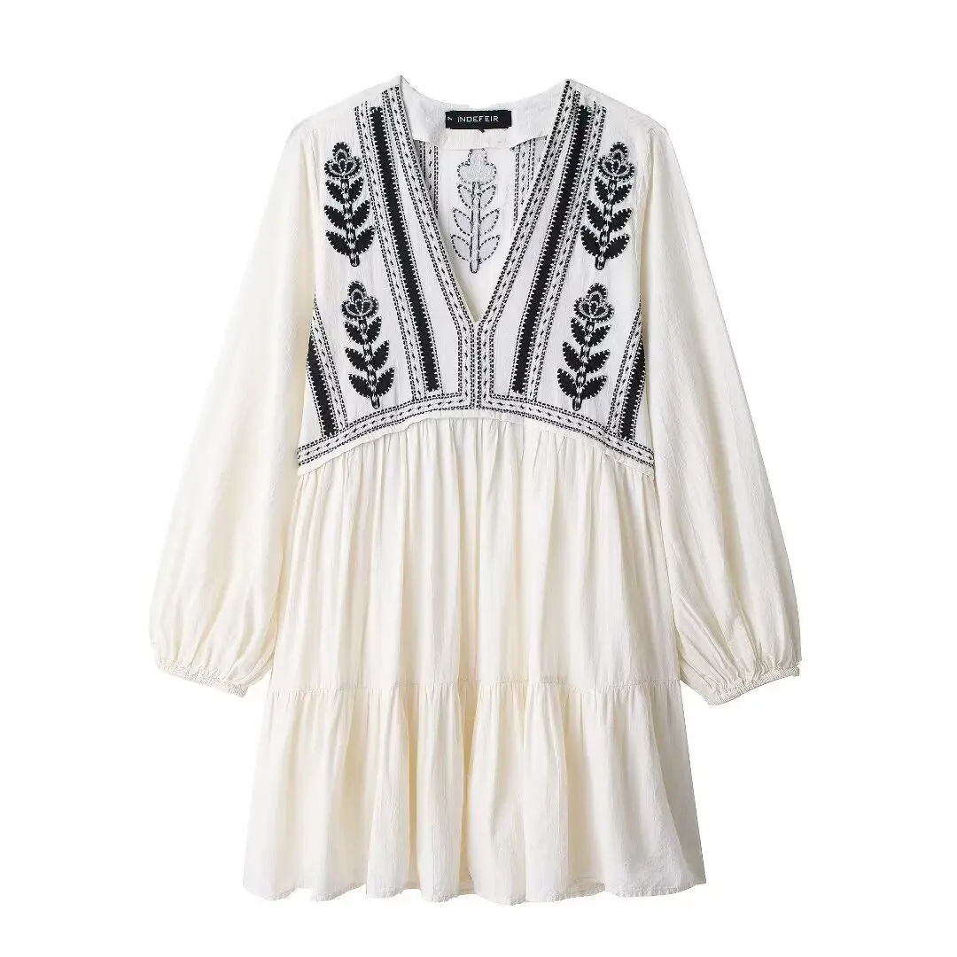 

2024 Summer New Women's V-neck Embroidered Short Dress