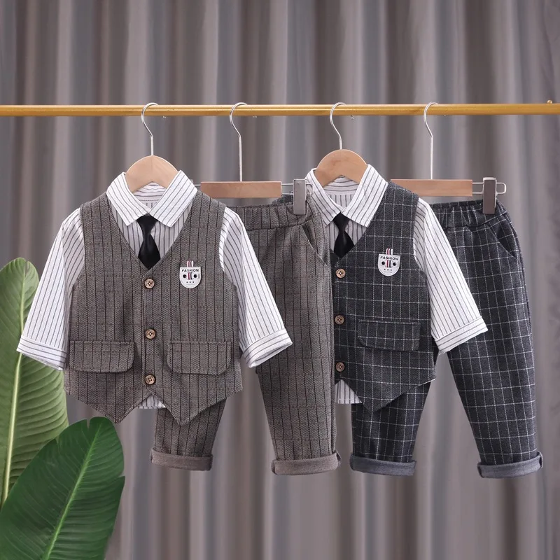

2023 New Spring and Autumn Children's Children's Foreign Style Checkered Waistcoat Three Sets of Boys' College Style Tie