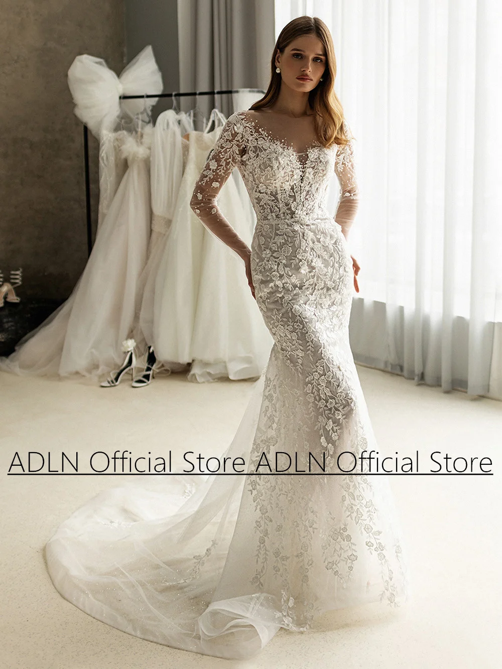 Elegant Lace Mermaid Wedding Dress with Detachable Tulle Train Long Sleeve Scoop Neck Sequined Applique Trumpet Bridal Gown 2