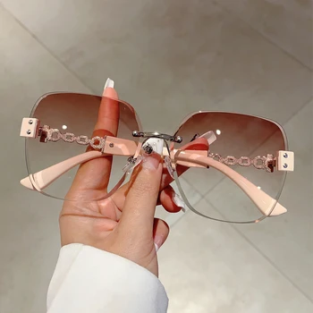 KAMMPT Occhiali da sole da donna alla moda con tè sfumato, tonalità retrò senza montatura oversize per la decorazione di guida, occhiali da sole con protezione UV 1