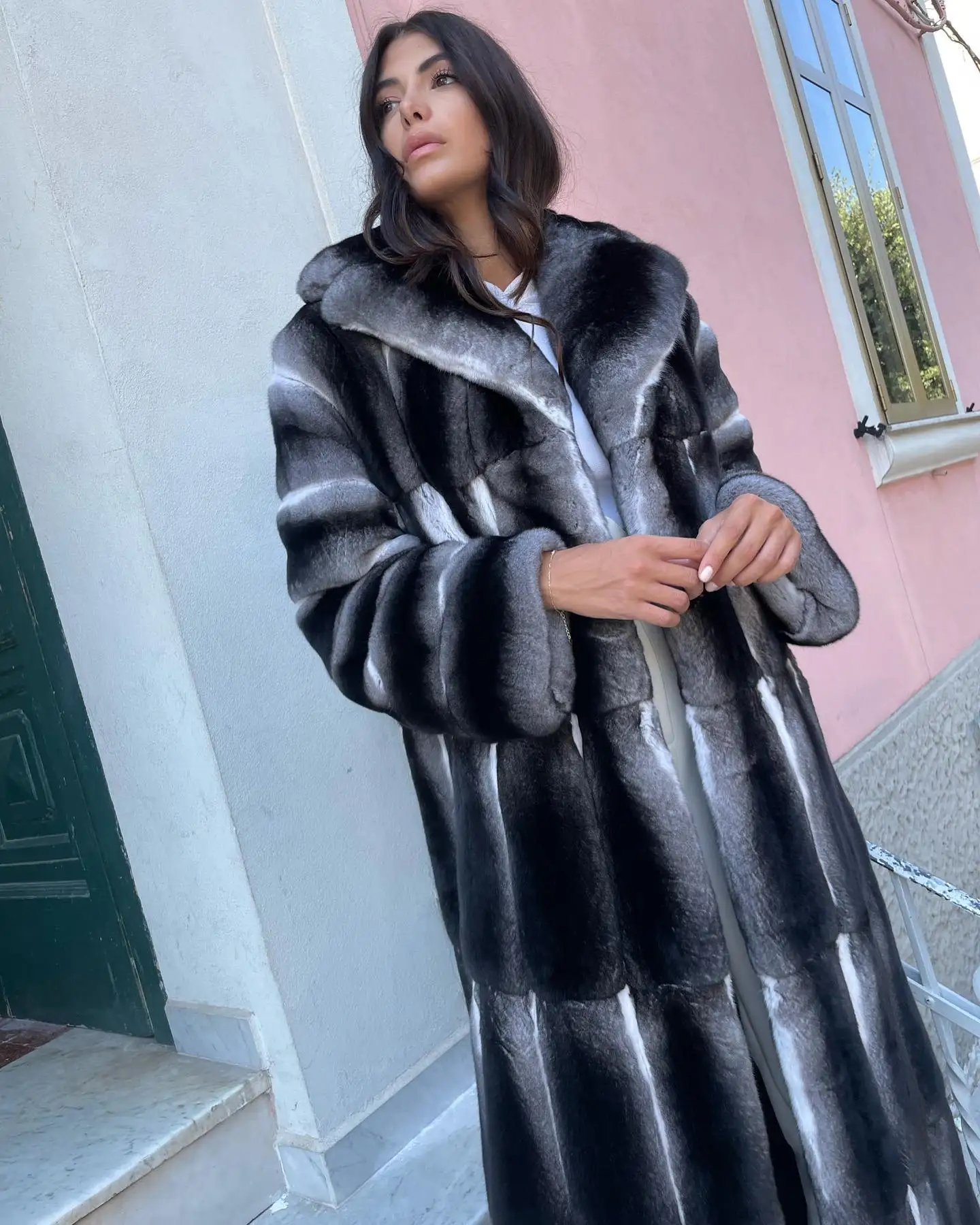 Женское пальто с отложным воротником, длинным рукавом