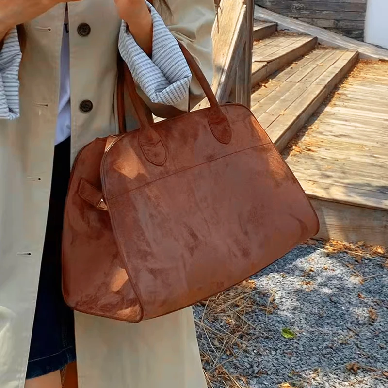 High-end Niche Design Handbags Outdoor Travel Bags Autumn and Winter New High-capacity Retro Commuter Handbags Ladies