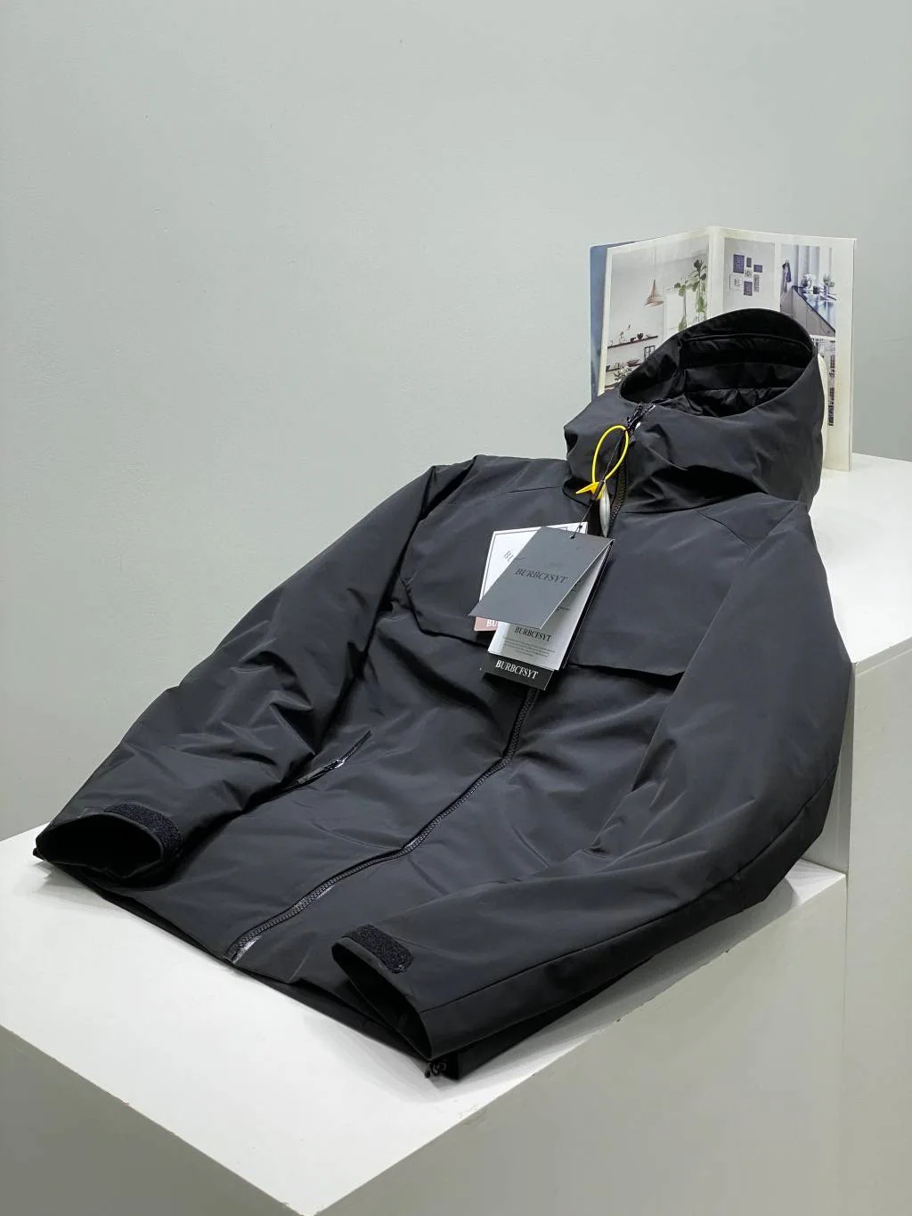 Рисунок 2 - Мужской классический водонепроницаемый