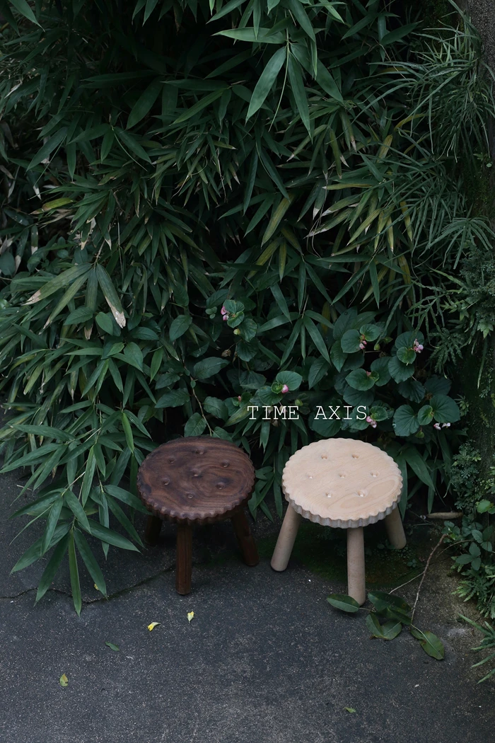 Рисунок 2 - Винтажный детский табурет из ореха