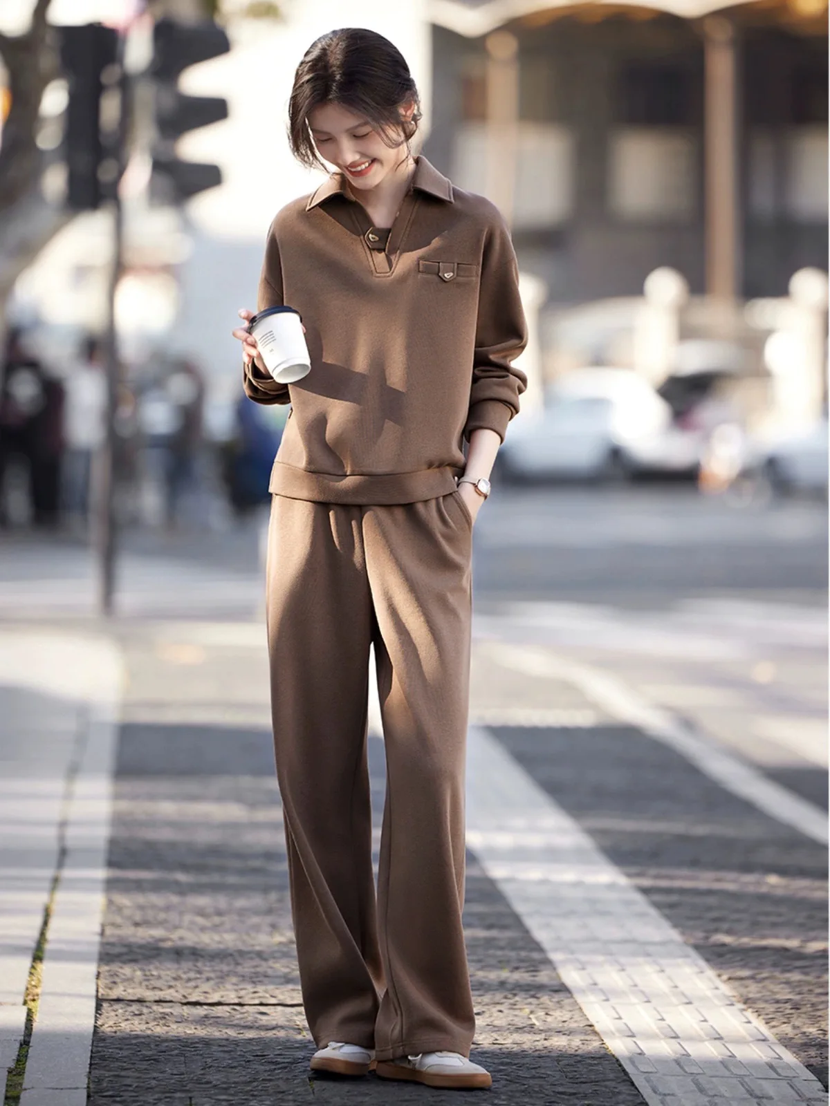 

Solid color casual hoodie set for women's spring 2024 new commuting minimalist sports pants brown long sleeved two-piece set