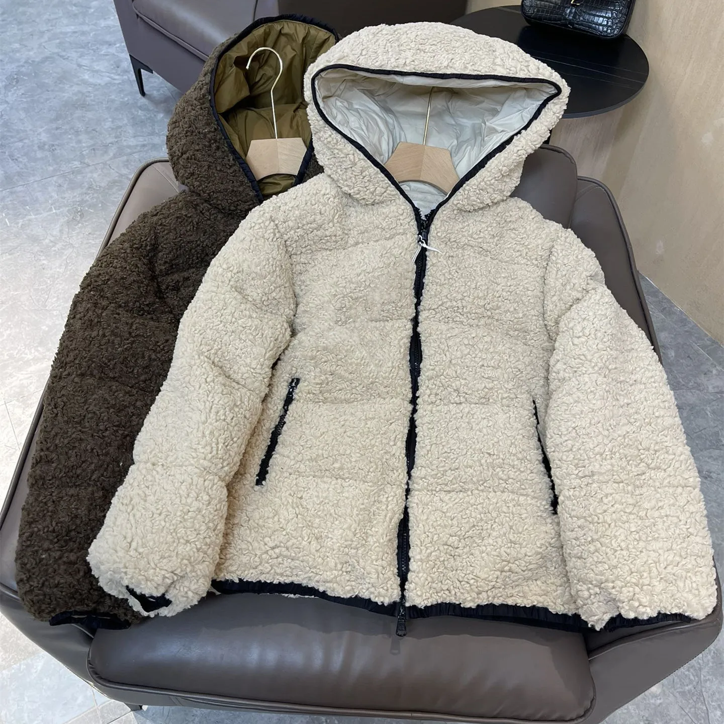 

Women Berber Fleece Thickened Down Jacket Fashion 2 Colors Long Sleeve Warm Zipper Hoodies Jacket for Ladies Winter 2023