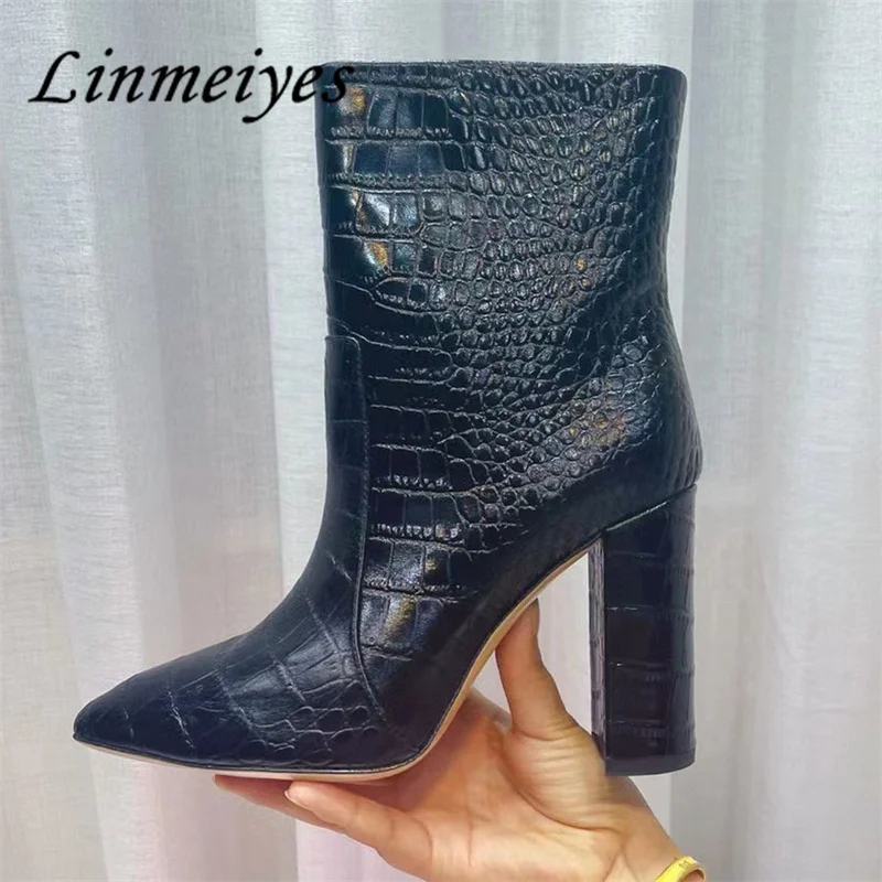 

Senior Fashion Week Calf Boots Woman Crocodile Lines Leather Brief Boots Ladies Luxurious Walk Square Heel Mid Calf Boots Mujer