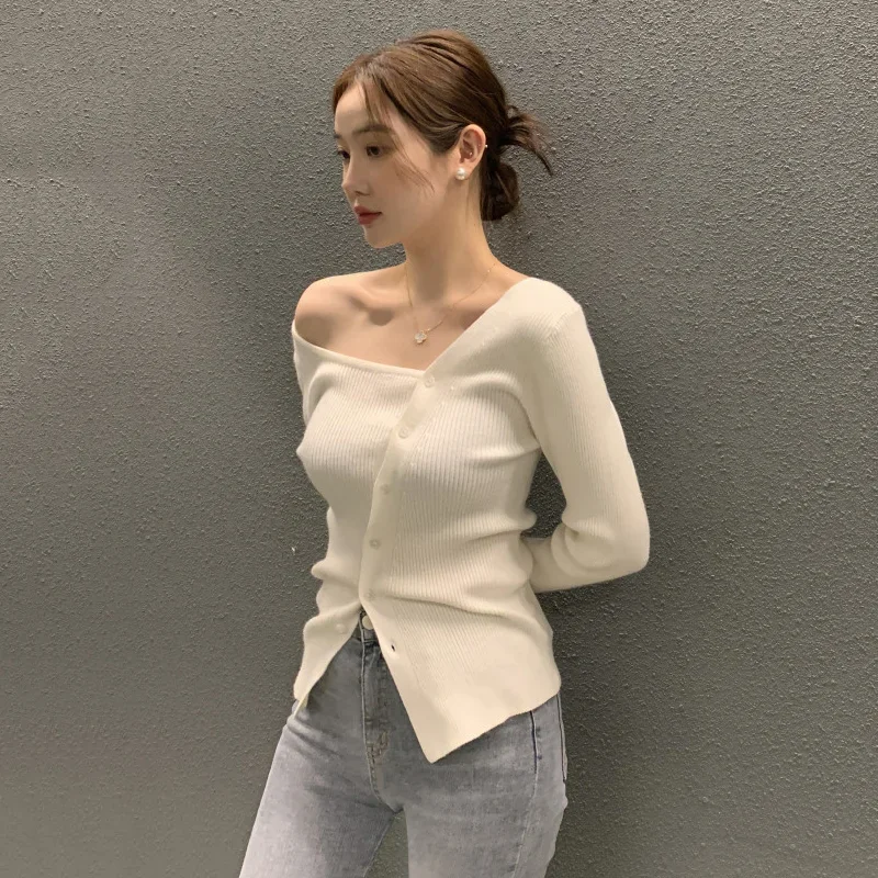 

Korean Chic Gentle Style Oblique Buckle Design off-the-Shoulder Long Sleeve Slim Sweater Women's Early Autumn Bottoming Top