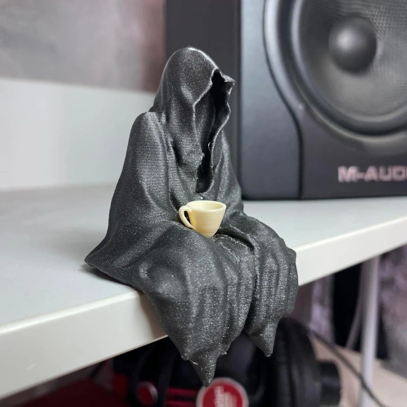 Mysterious Master in Black Figurines Halloween Gift Horror Black Robed Night Walker Sitting Resin Craft Ornament Boy'S Gift