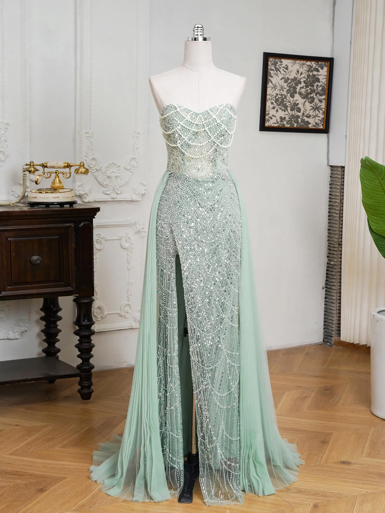 فساتين سهرة فاخرة مطرزة من MisShow بدون حمالات ويا...