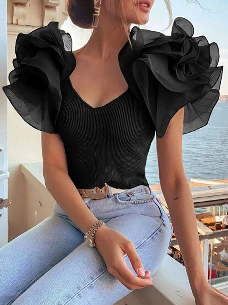 Blusa de manga corta con volantes y cuello en V para mujer -