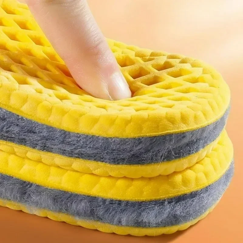 Self Heated Thermal Insoles for Feet Winter Warm Memory Foam Shoe Pads for Men Women Thickened Plush Elasticity Sports Shoe Pads