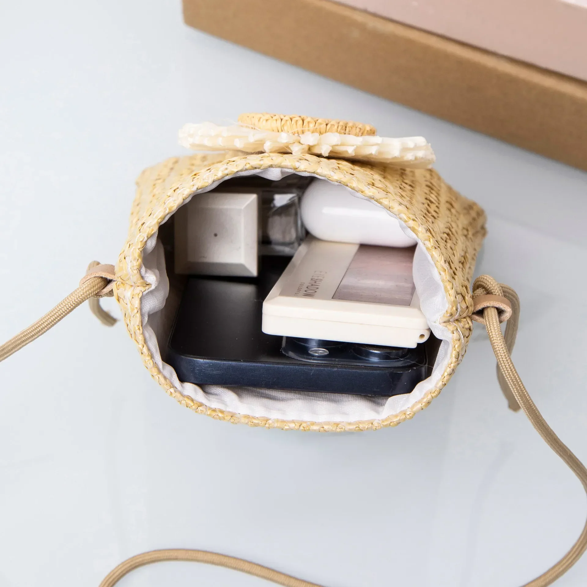 Stylish Flower Woven Small Bag for Women Teen Crossbody Purse, Summer Chic Leisure Mobile Phone Bag, Single Knit Shoulder Bag