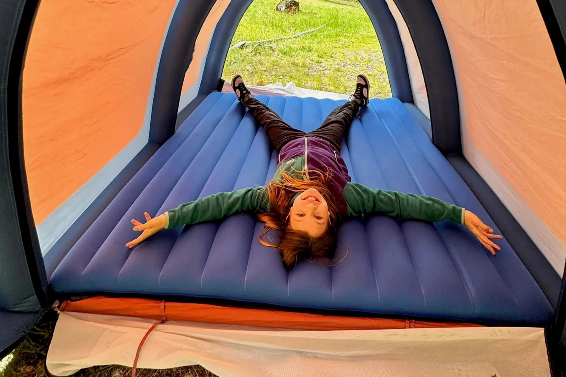 Inflatable Floating Tent 3