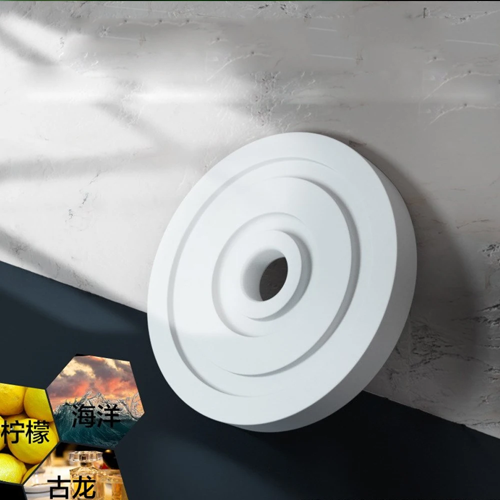 �ڵ��� �׼����� ���� û����, ũ������Ƽ�� ���� ���ⱸ ��ú��� �Ʒθ� �׶���, �ֻ� ����