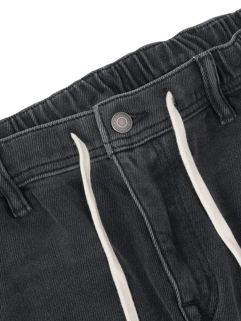 Loose straight jeans with white drawstring