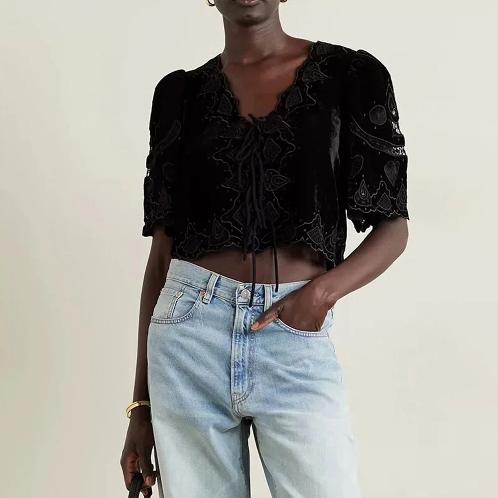 

High quality! 2024 summer new French romantic senior embroidery black velvet short tops women