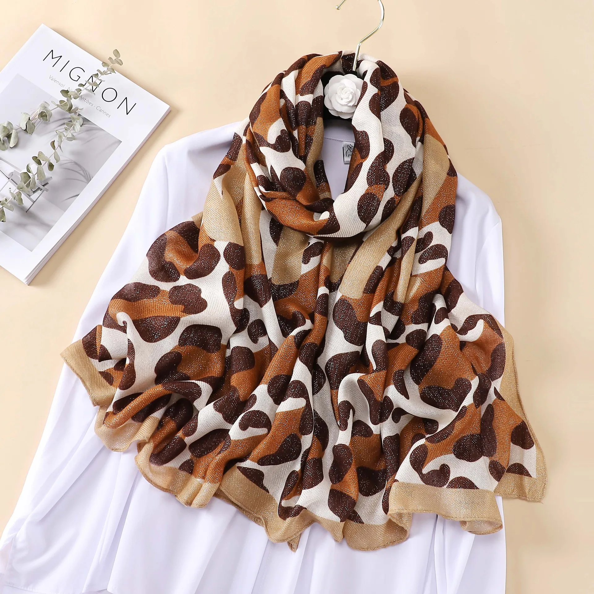 

2022 Vintage Warm Winter Cotton Plaid Scarf for Women Fashion Luxury Leopard Ladies Shawls Autumn Female Wraps