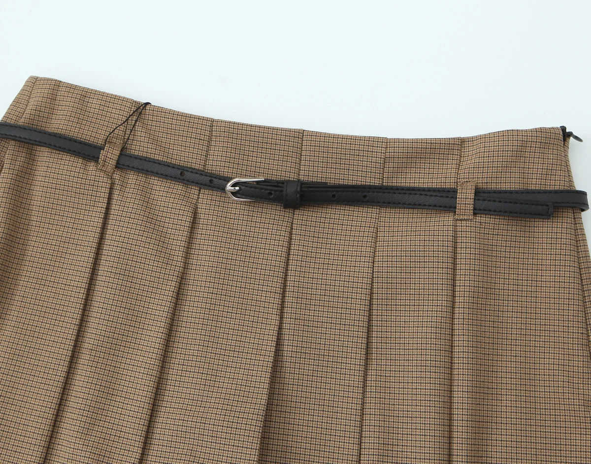 Description Picture 5 of itemTRAFZA Women Elegant Pleated Mini Skirt with Belt Fashion High Waist Slim Skorts Zipper Female Streetwear Summer Sexy Shorts