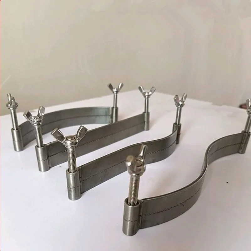 Description Picture 3 of itemEar Cropping Guide Clamp with Teeth Pitbull Dog Ear Cropping Tools Veterinary Instruments