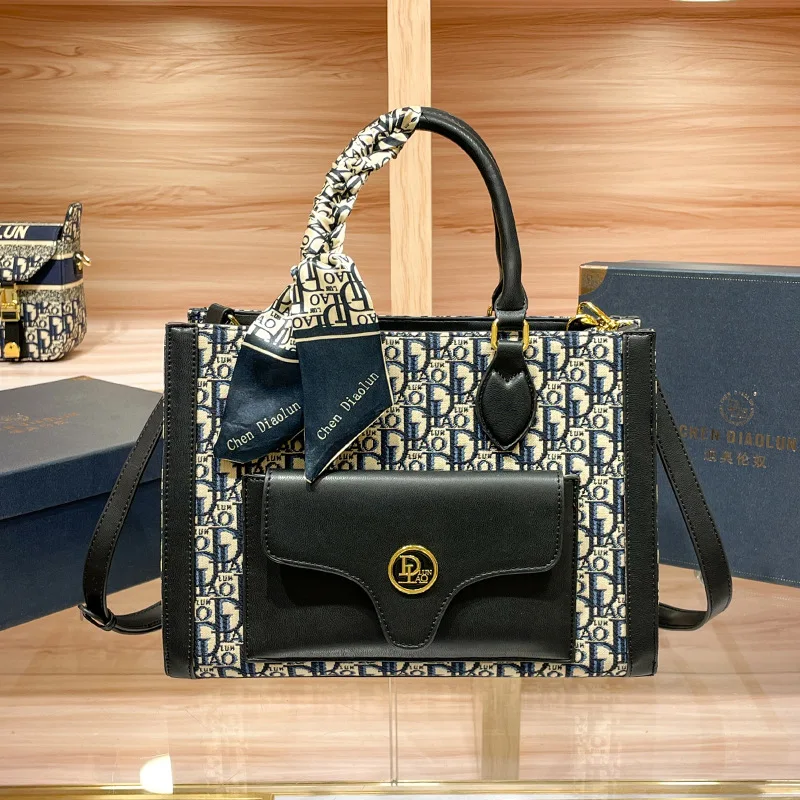 

Famous Designer Luxury Brand Embroidery Letter Shoulder Messenger Bag High Quality Women Handbag Large Capacity Casual Totes Bag
