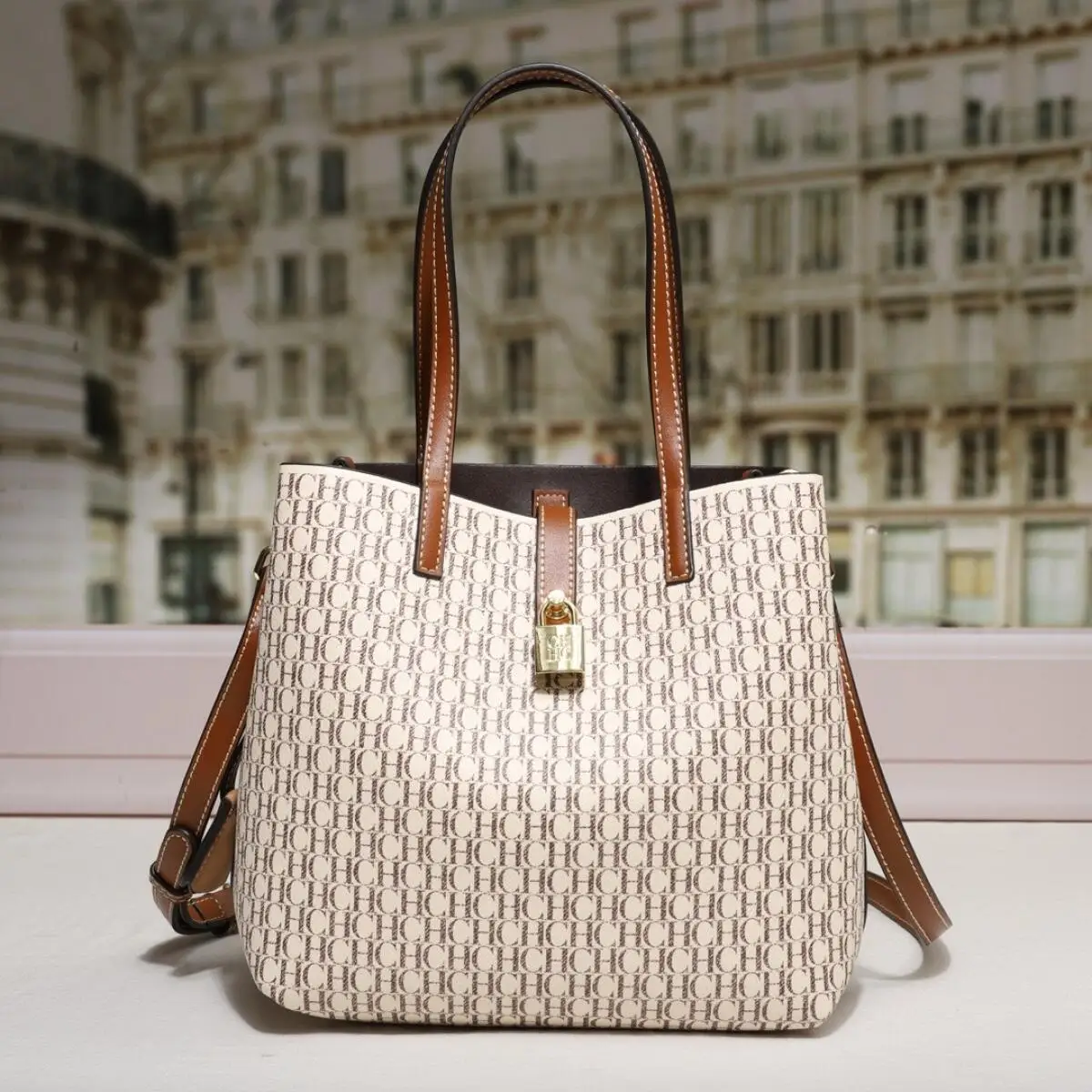 حقيبة يد نسائية رائعة ذات جودة عالية ذات سعة كبيرة...