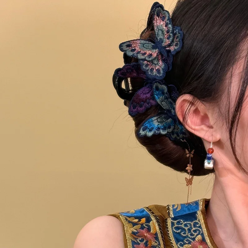 Neue Haarspangen im chinesischen Stil mit blauer Stickerei, Schmetterlings-Haarspangen für Damen, lila Haarspangen mit langen Blumenquasten, Retro-Cheongsam-Kopfschmuck M – Detail 2
