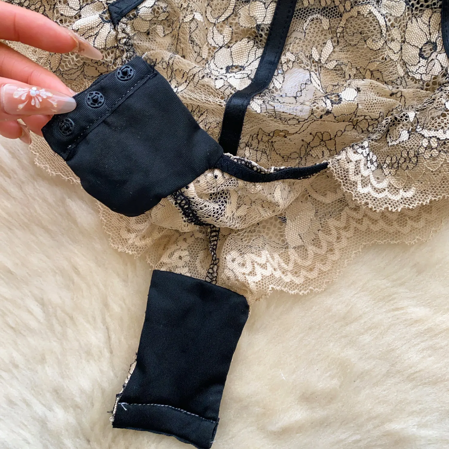 Body sexy in pizzo con mesh trasparente e ricamo floreale donna_voghion.com