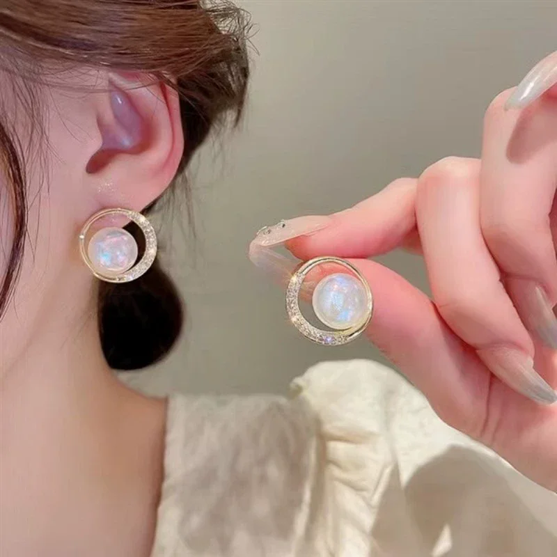 Sweet Rhinestones Circle Imitation Pearl Earrings Korean Style Women's Round Stud Earrings Geometric Golden Metal Jewelry Gifts
