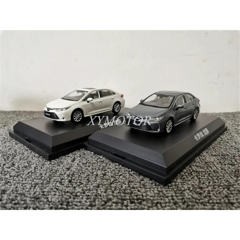 

1/43 For Toyota Corolla Hybrid Diecast Model Car Kids Boys Girls Toys Hobby Gifts Cyan/White Display Collection Ornaments