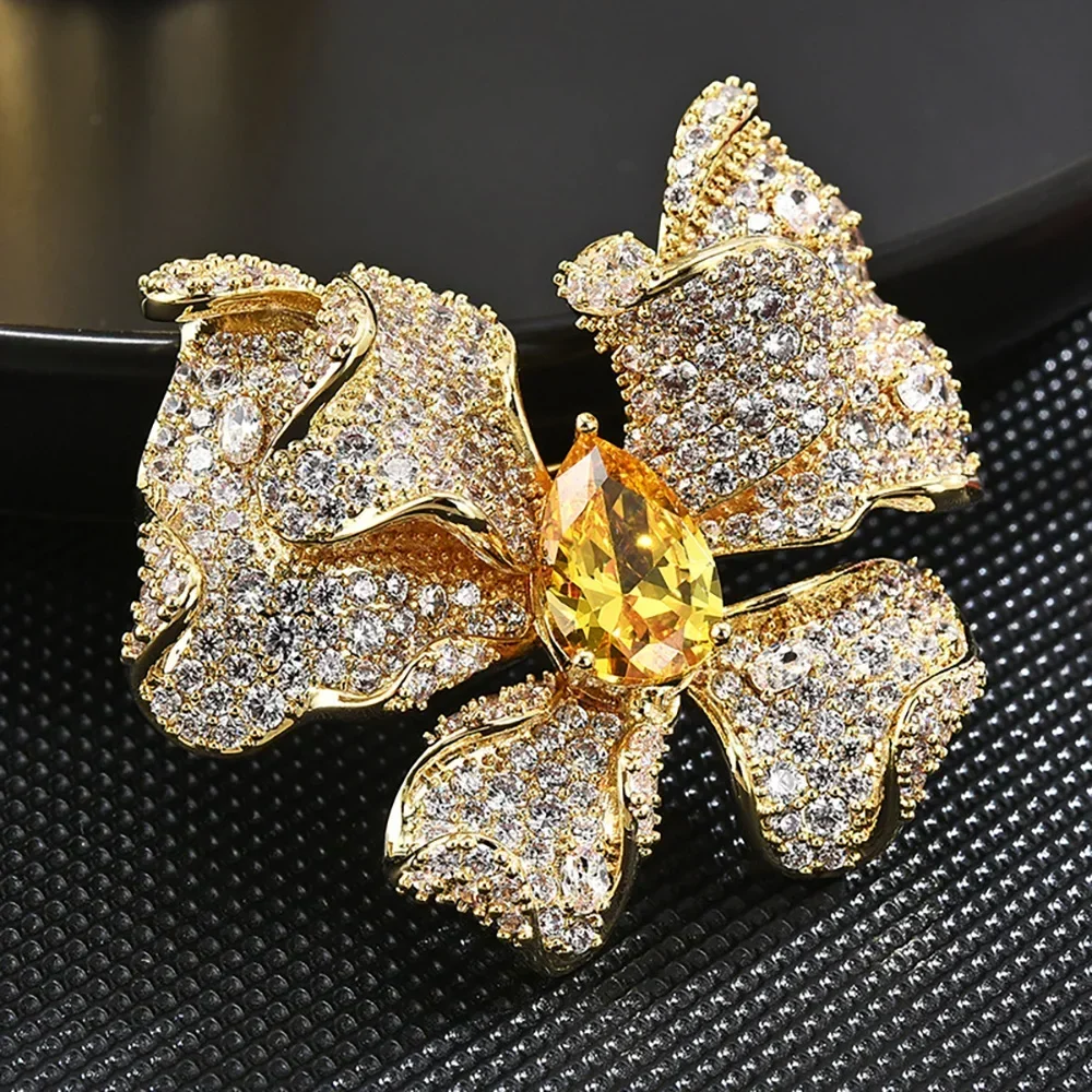 

Luxury Crystal Rhinestone Bowknot Brooches for Women Fashion Bow Shaped Buckle Pins Clothes Badge Wedding Jewelry Gift