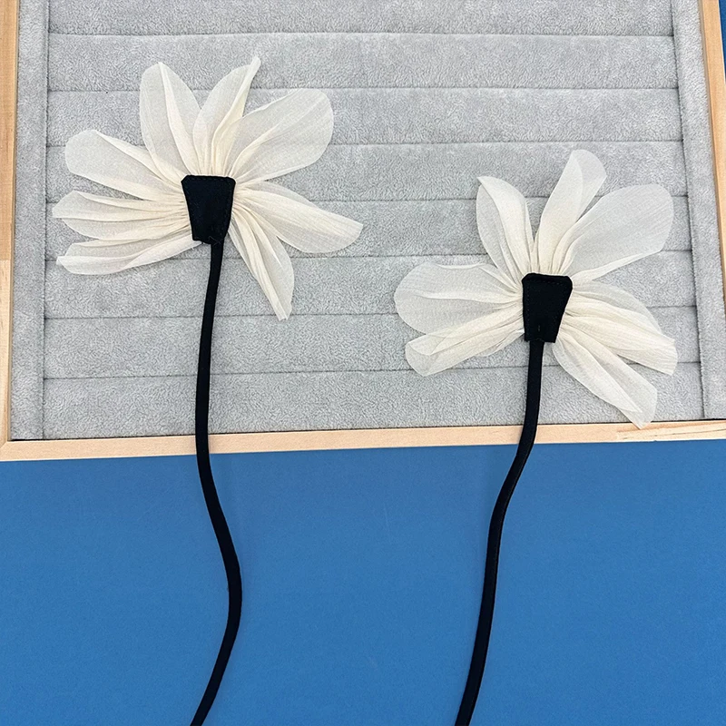 Metal brooch Fashion brooches Elegant Women's Mesh Flower Brooches Pins with Metal Buckle Fashion Cloths Fabric Collar Flower Female Clothing Accessories