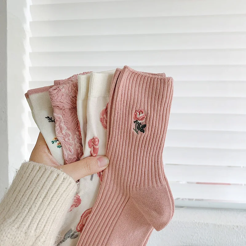

Fashion rose sweet powder Japanese vintage relief flower thorn rust women's mid-tube socks 1pc